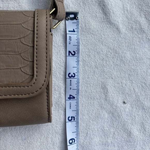 Guess Tan Snakeskin Small Crossbody Purse - Picture 11 of 11